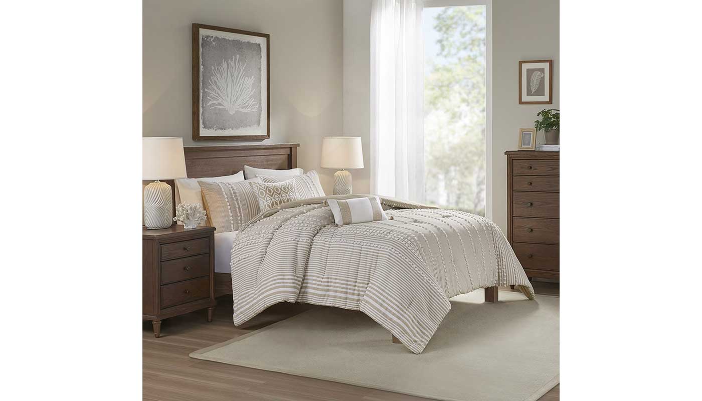 Anslee Comforter Set - Image 2