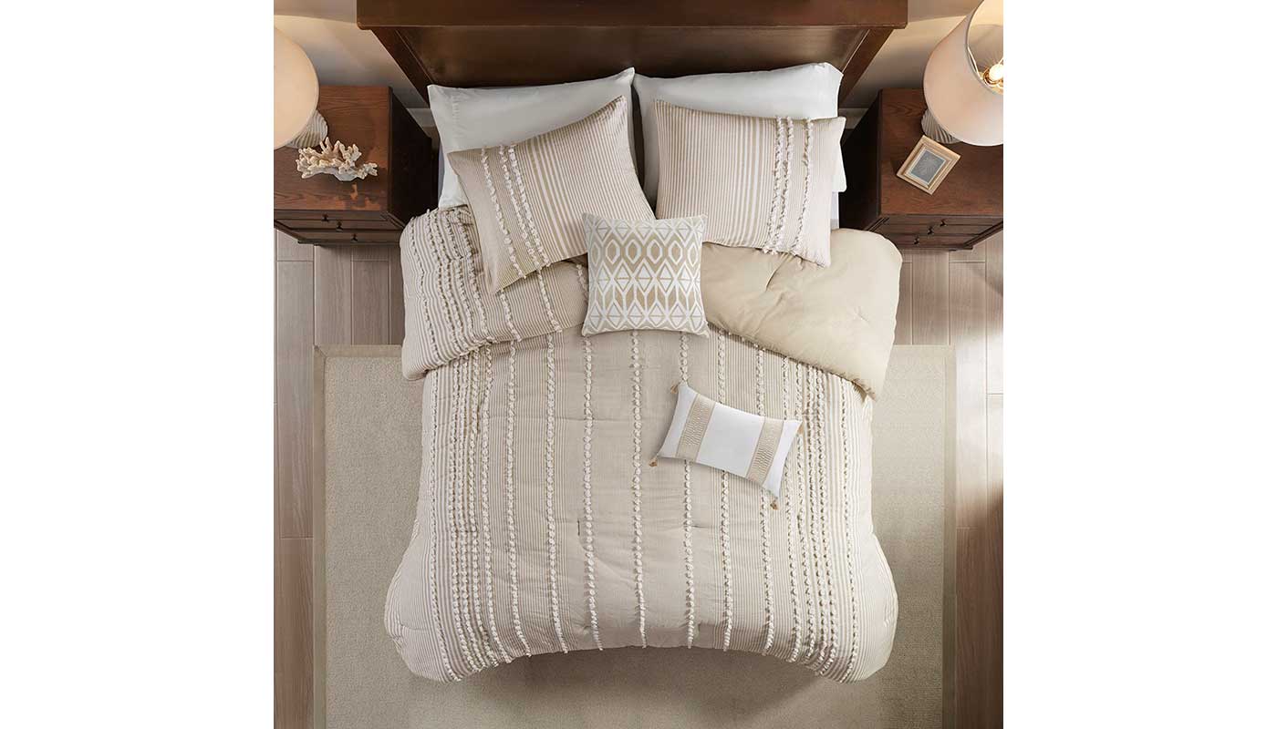 Anslee Comforter Set - Image 3