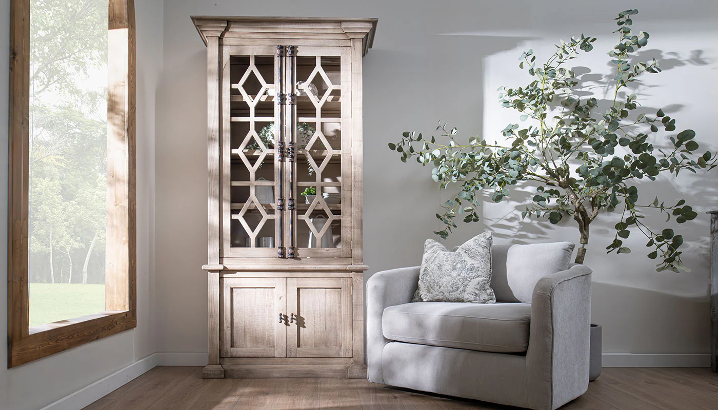 Diamond Jamaica Vitrine with Glass