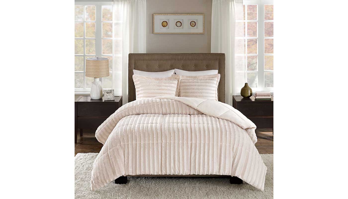 Duke Faux Fur Comforter Set - Image 3