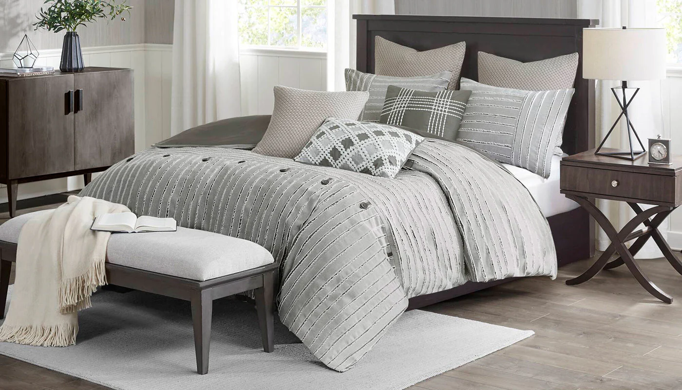 Essence Comforter Set