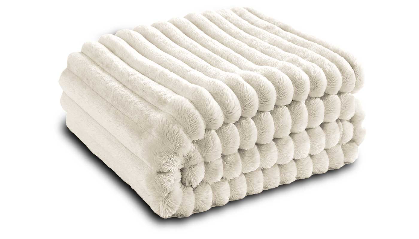 Luxe Haven Luxury Velvet Throw - Image 6