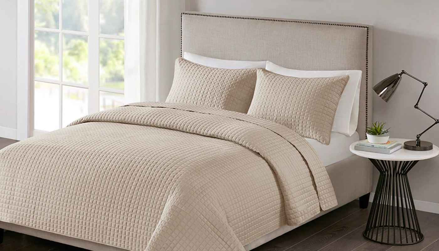Otto Coverlet Set